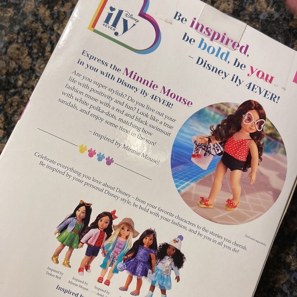 Disney ILY 4ever Minnie Beach Doll Outift - Picture 6 of 7